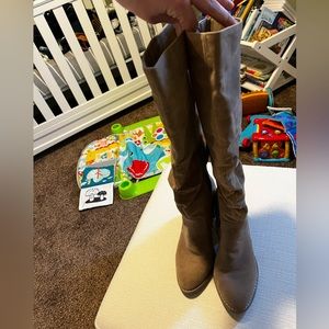 Tall slouchy boots